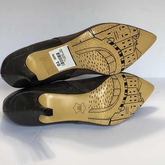 Bella Vita Esther Gray Pointed Toe Side Zip Top Suede Ankle Boots size 10W - Picture 11 of 14